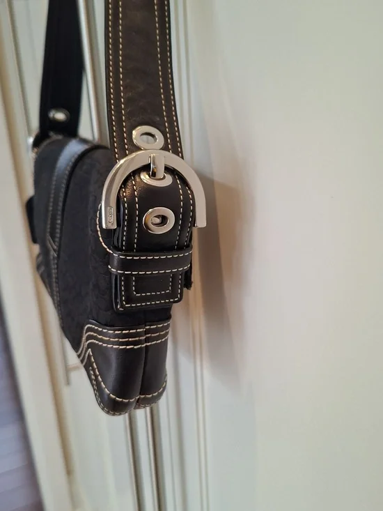 Coach Signature Soho Vintage black monogram shoulder bag in canvas and leather - Picture 6 of 15